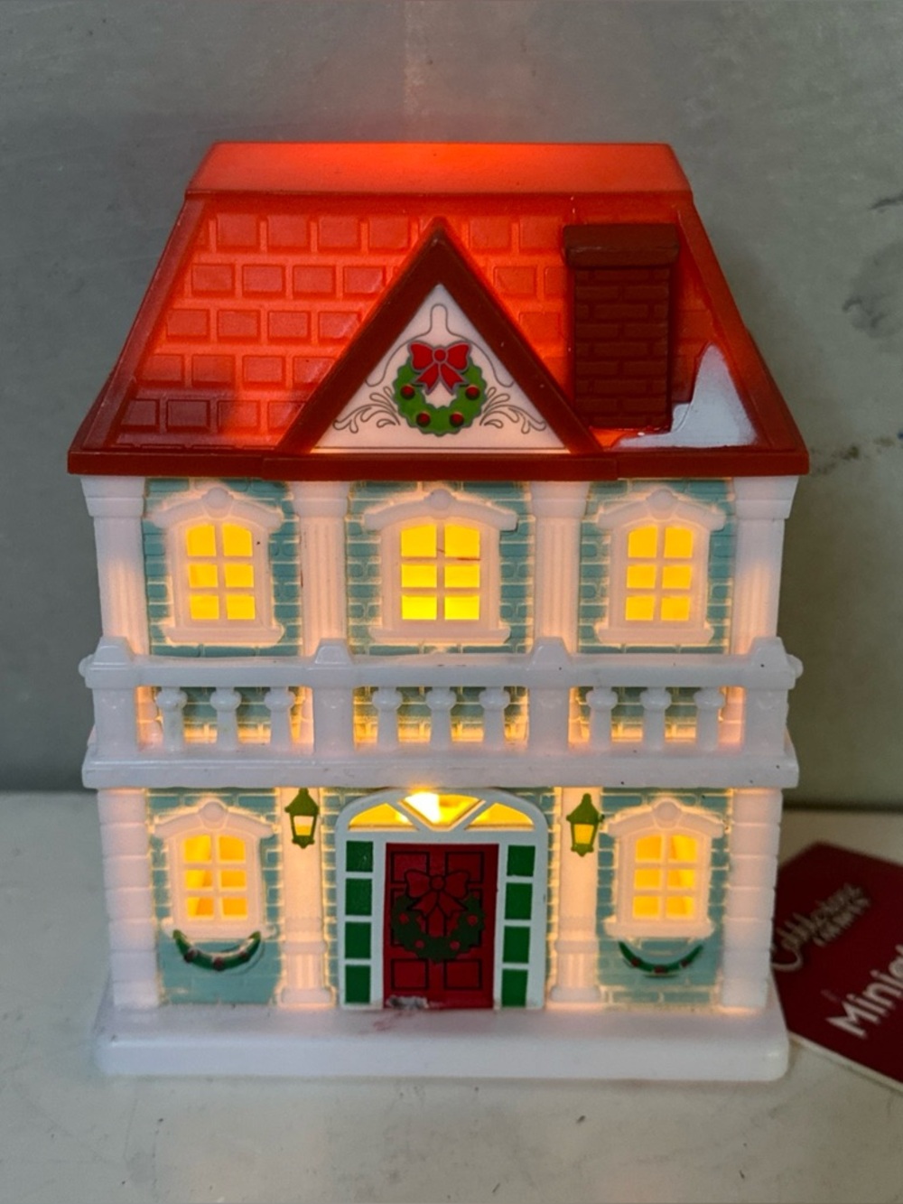 New-Cobblestone Corners Miniature Lighted House.